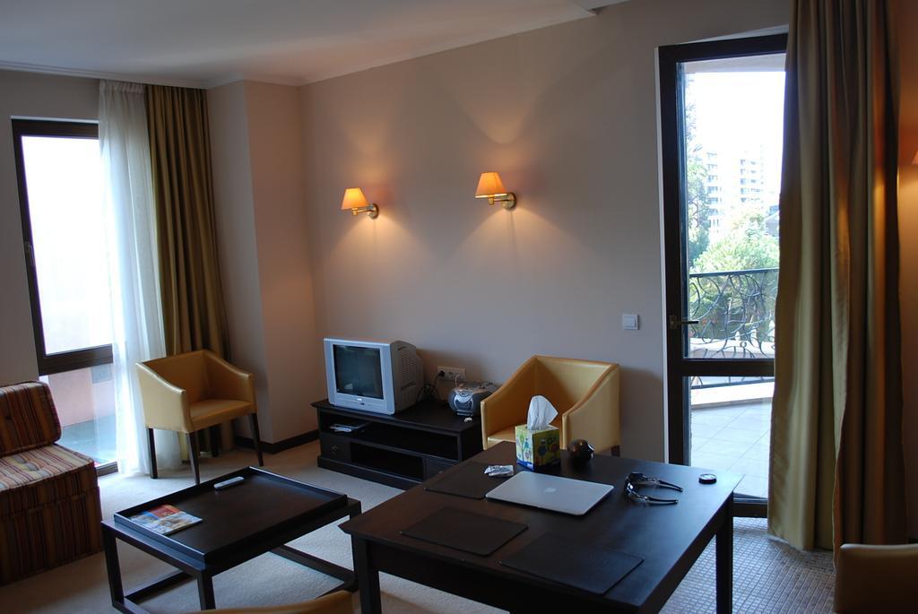 Royal Beach Apartments Pantai Sunny Bilik gambar